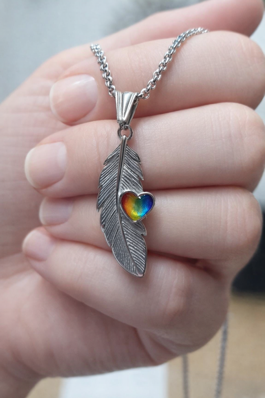 Feather with Heart Memorial Pendant - Necklace with ashes / hair / fur