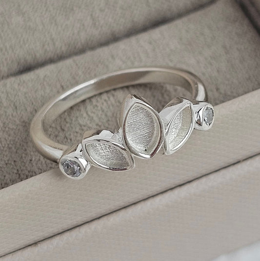 Three Leaf  925 Silver Memorial Ring w/ Inclusions